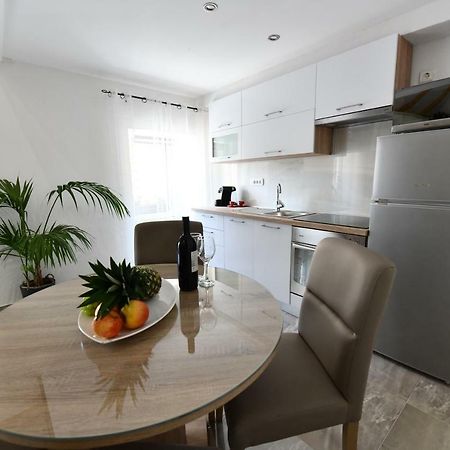 Apartment Lavanda ซินย์ ภายนอก รูปภาพ
