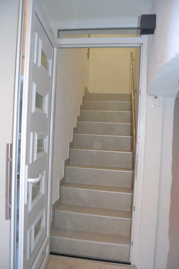 Apartment Lavanda ซินย์ ภายนอก รูปภาพ