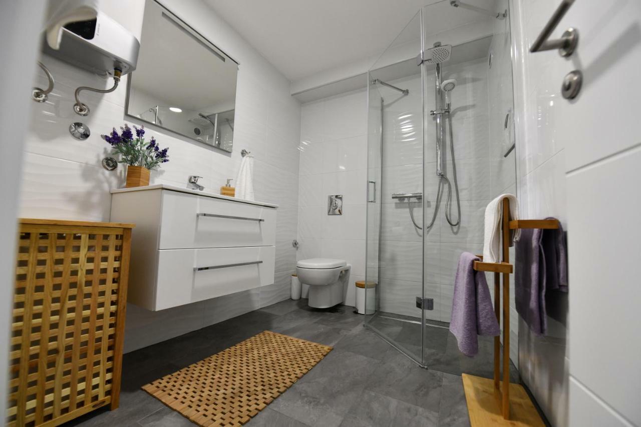 Apartment Lavanda ซินย์ ภายนอก รูปภาพ