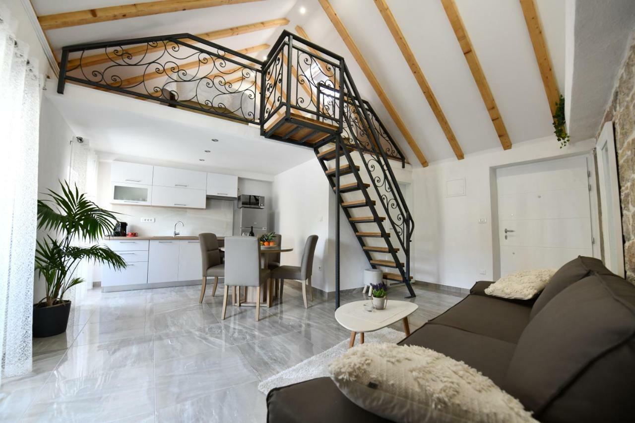 Apartment Lavanda ซินย์ ภายนอก รูปภาพ